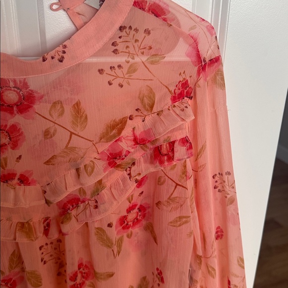 Floral Ruffle Blouse - Picture 2 of 4